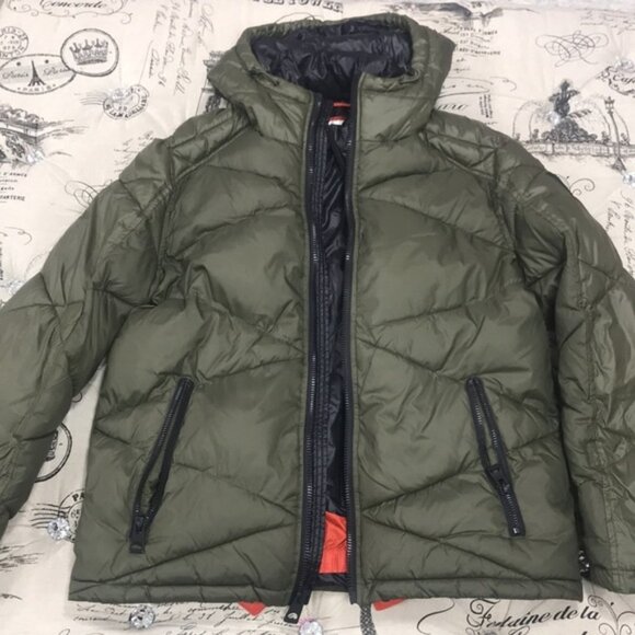 GUESS Hooded Puffer Jacket - Picture 2 of 5